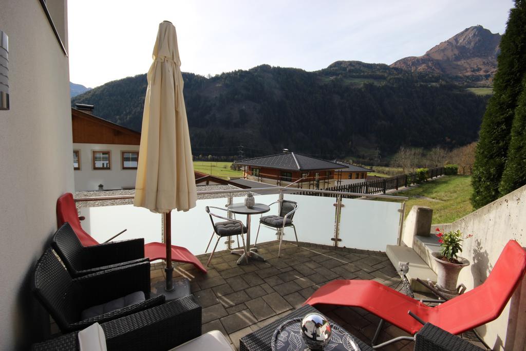 Apartments Schloss-Weissenstein-Strasse Matrei in Osttirol Buitenkant foto