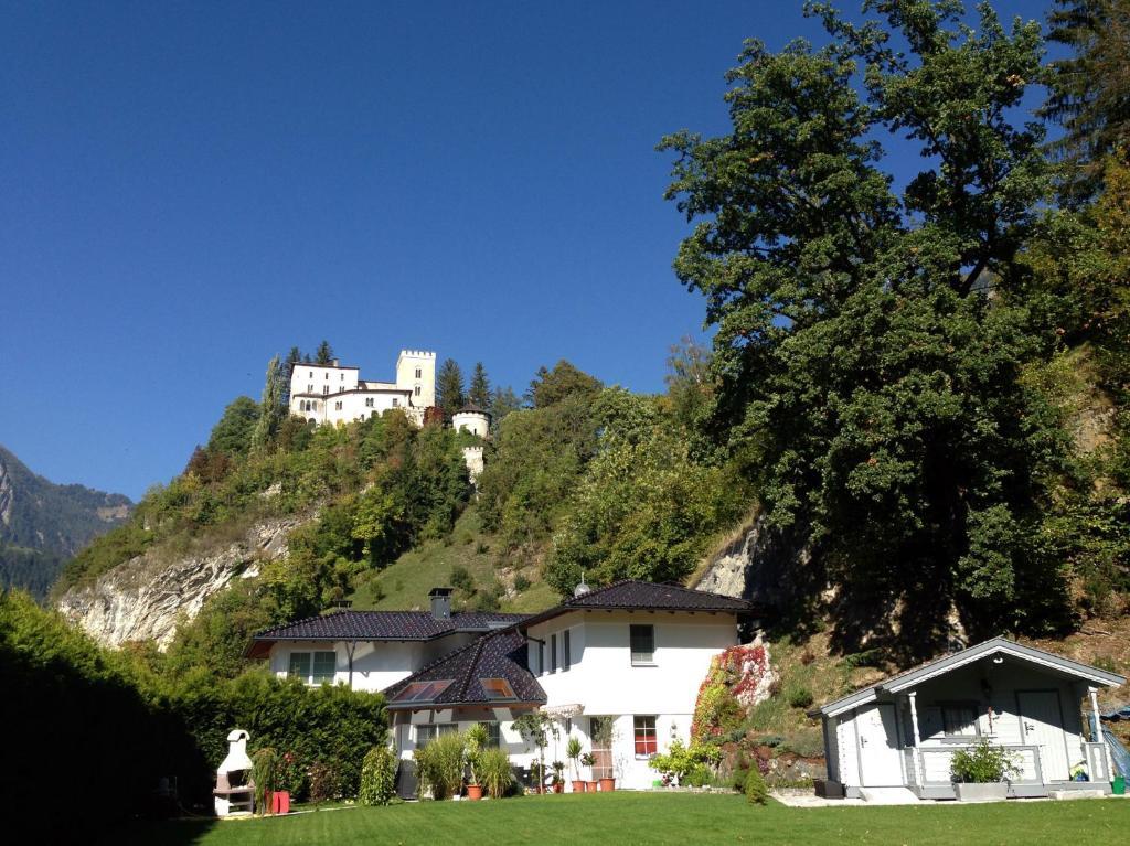 Apartments Schloss-Weissenstein-Strasse Matrei in Osttirol Buitenkant foto